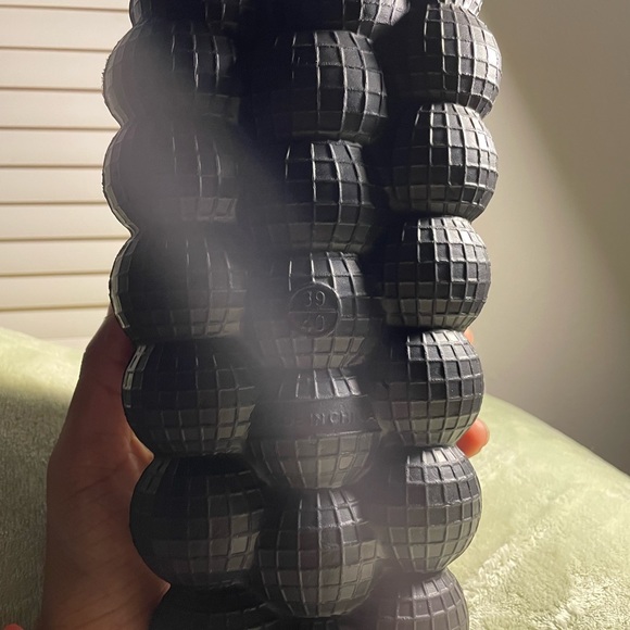 Black bubble slides.  Size:39-40.  Never Worn. - Picture 6 of 8